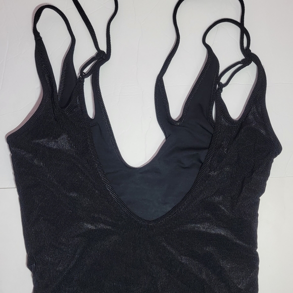 ASOS DESIGN crinkle low back swimsuit / 12. - Picture 7 of 11